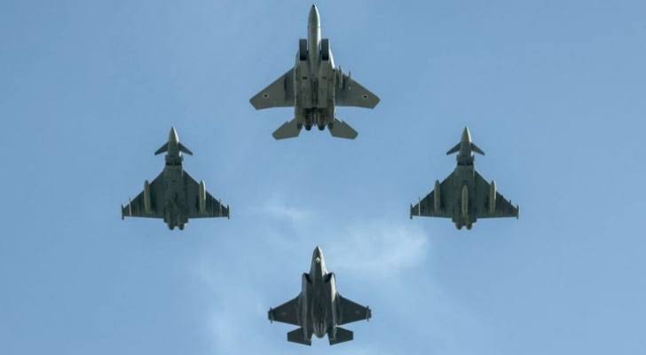 طيران الإحتلال يحلق بكثافة فوق العاصمة اللبنانية بيروت