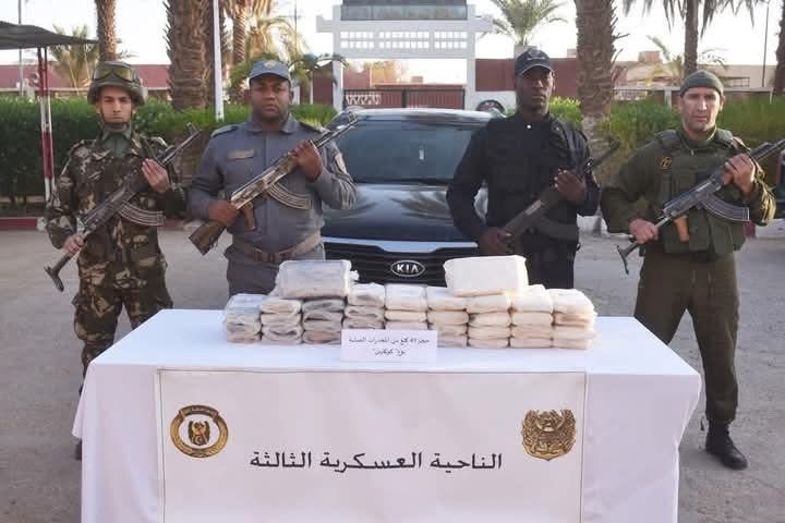 الجيش الجزائري يحبط محاولة تهريب 41 كلغ من الكوكايين بأدرار