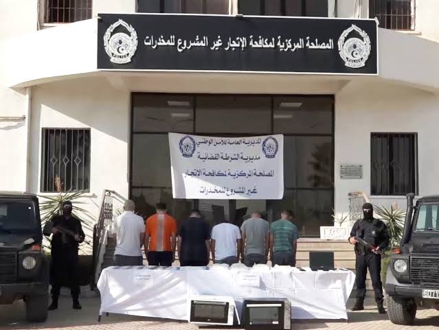 تفكيك شبكة دولية وحجز 19 كلغ من المخدرات الصلبة في الجزائر العاصمة
